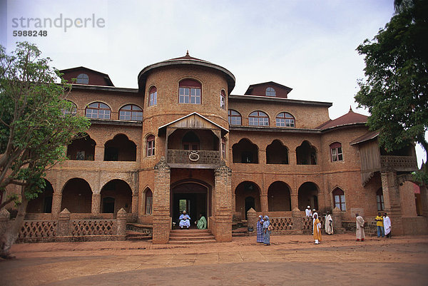 Sultan's Palace  als er Gericht  Foumban  westlichen Kamerun  Westafrika  Afrika hält