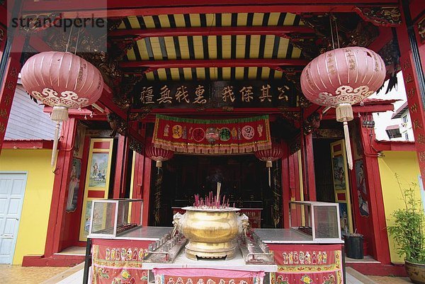 Innenraum des chinesischen Tempel in Sibu  einen Port auf dem Rajang-Fluss in Sarawak  Nord West Borneo  Malaysia  Südostasien  Asien