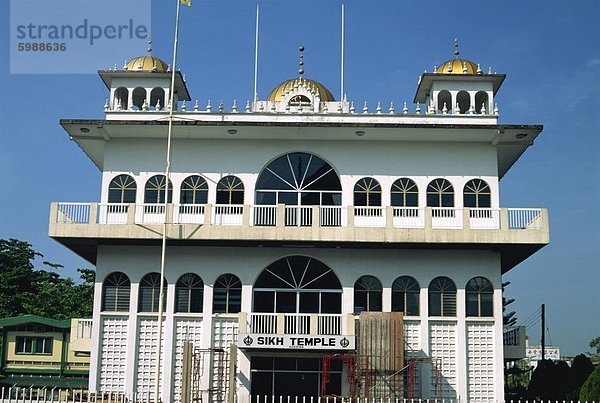 Die Sikh-Tempel in Kuching  der Hauptstadt von Sarawak in Nord-Borneo  Malaysia  Südostasien  Westasien