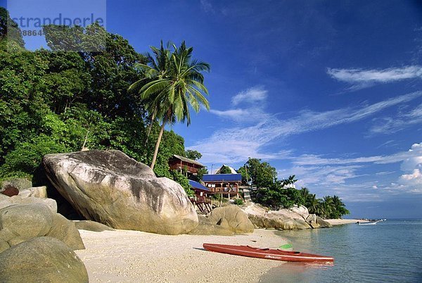 Tropisch Tropen subtropisch Strand Gebäude Küste Insel Kajak 2 Südostasien Asien Malaysia