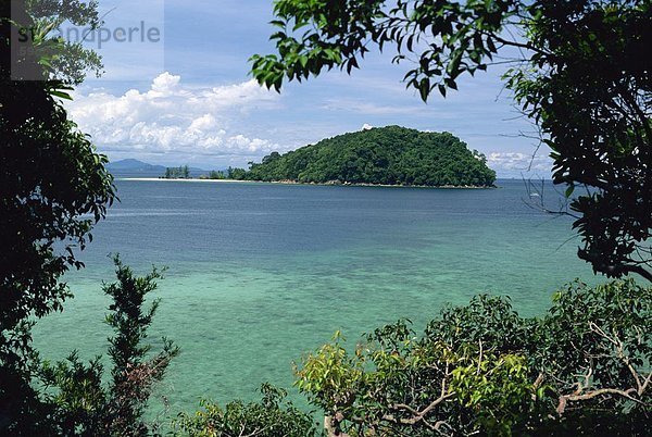 Blick von Pulau Manukan  Pulau Mamutik Inseln im Tunku Abdul Rahman Park  ab Kota Kinabalu in Sabah  der nördlichen Spitze von Borneo  Malaysia  Südostasien  Asien