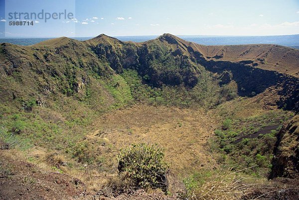 Zeigen Sie auf dem Rand des ruhenden San Fernando Kraters von der Volcan Masaya in der Volcan Masay Nationalpark  Nicaragua an  Zentralamerika