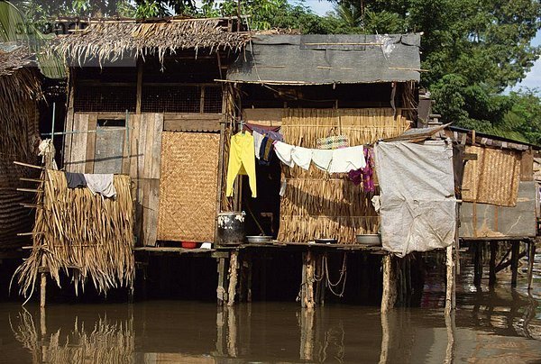 Wohnhaus Großstadt Fluss Südostasien Stelzenlauf Stelze Stelzen Vietnam Asien