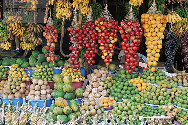 Obst Stand in der Nähe von Colombo  Sri Lanka  Asien