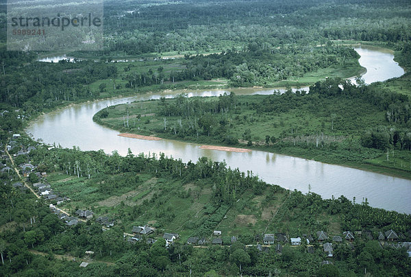 Luftbild des Mäander im Fluss Ost-Kalimantan  Borneo  Indonesien  Asien