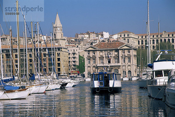 Fähre überqueren Vieux Port  Marseille  Bouches-du-Rhone  Provence  Frankreich  Europa