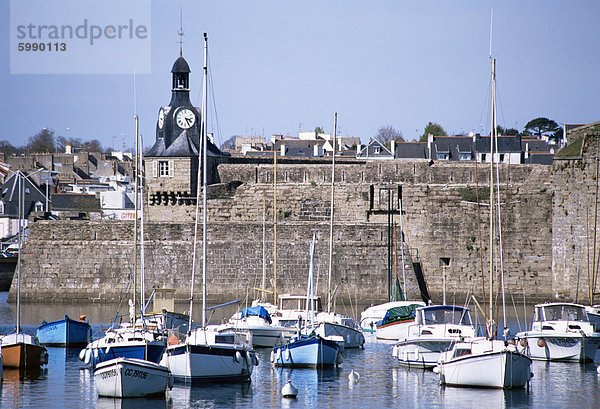 Hafen und ummauerten Altstadt  Concarneau  Finistere  Bretagne  Frankreich  Europa