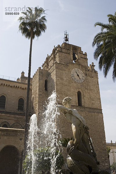 Brunnen und Kathedrale von Monreale  Palermo  Sizilien  Italien  Europa