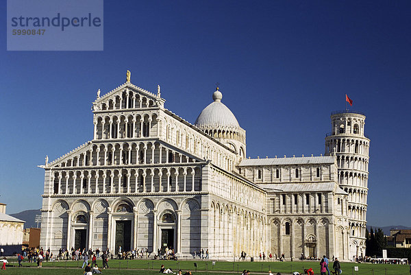 Duomo (Kathedrale) und der Schiefe Turm von Pisa  Campo dei Miracoli  UNESCO-Weltkulturerbe  Pisa  Toskana  Italien  Europa