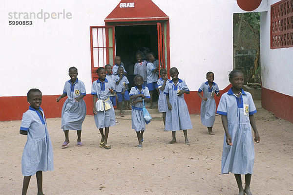 Kinder in Gambia Schule  Gambia  Westafrika  Afrika