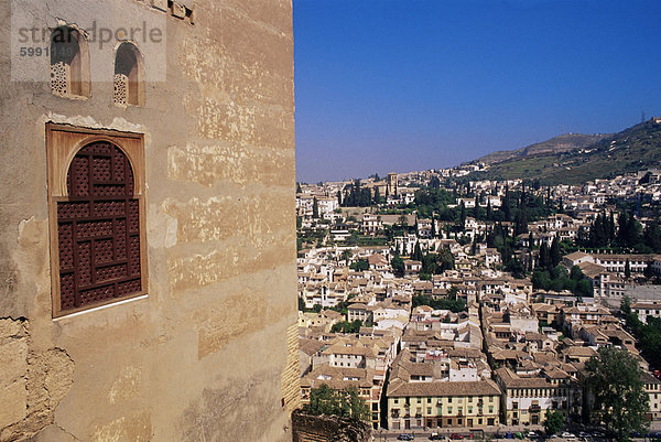 Blick auf Granada aus der Alhambra  Granada  Andalusien  Spanien  Europa