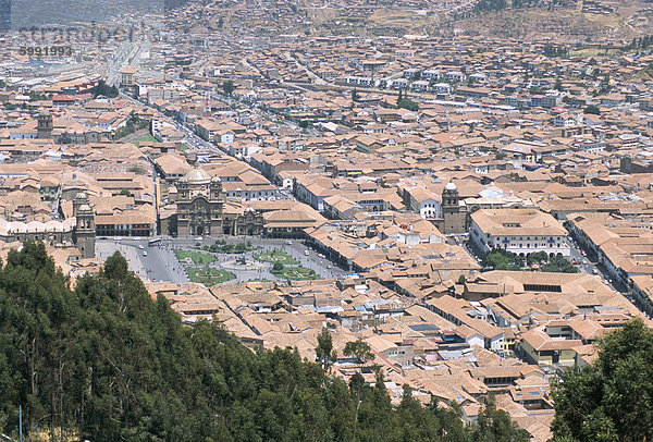 Plaza de Armas und ins Stadtzentrum  gesehen von Sacsayhuaman  Cuzco  Peru  Südamerika