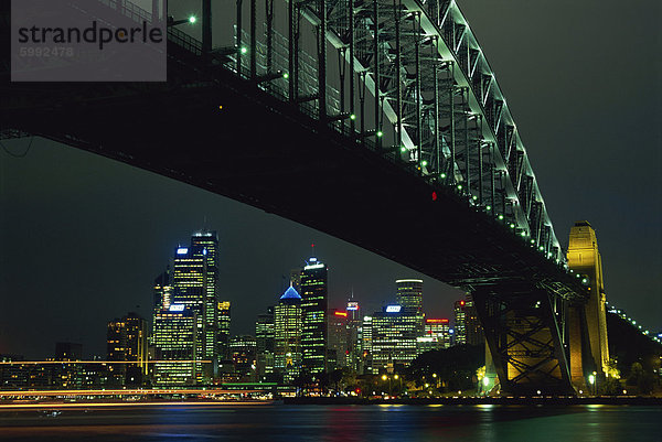 Sydney Harbour Bridge und die Skyline  Sydney  New South Wales  Australien  Pazifik