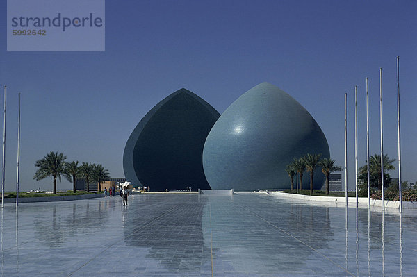 Blaue Strukturen  Martyrs Monument  Bagdad  Irak  Naher Osten