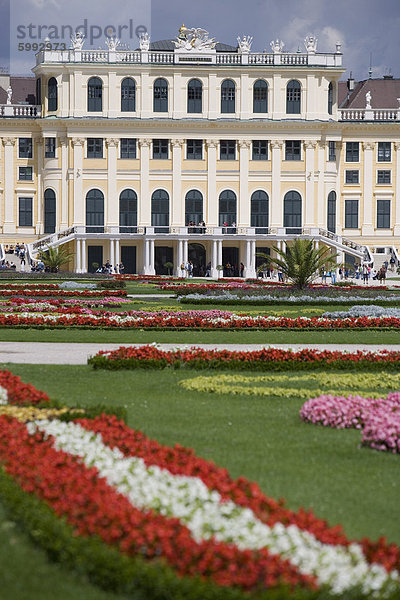 Schloss Schönbrunn und Gärten  UNESCO Weltkulturerbe  Wien  Österreich  Europa