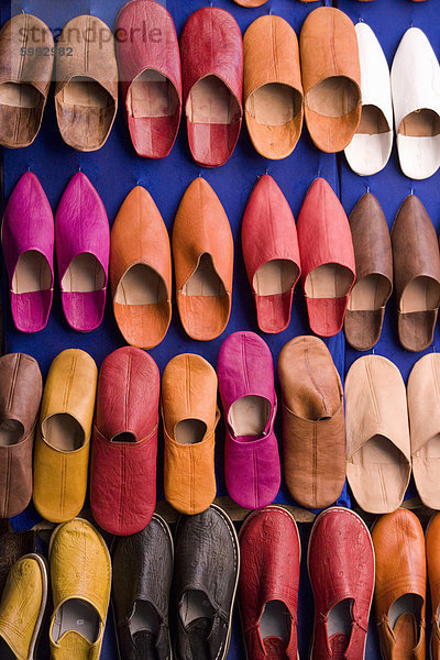 Traditionelle Footware  Souk  Medina  Marrakesch  Marokko  Nordafrika  Afrika