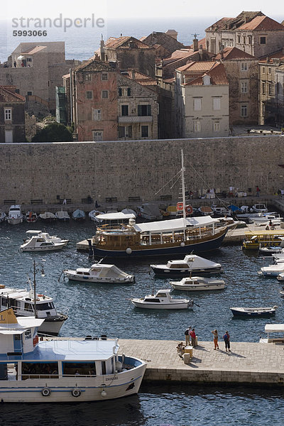 Hafen Europa Ufer Stadt Adriatisches Meer Adria Kroatien Dalmatien Dubrovnik alt