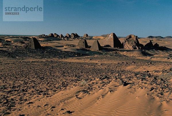 Pyramiden von archäologischen Stätte von Meroe  Sudan  Afrika