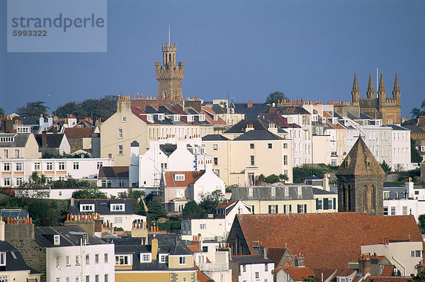 Blick auf Fort George  St. Peter Port  Guernsey  Kanalinseln  Großbritannien  Europa