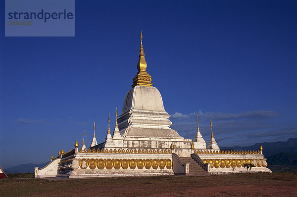 Tempel auf dem Hügel  Phu  Muang Xai  Laos  Indochina  Südostasien  Asien