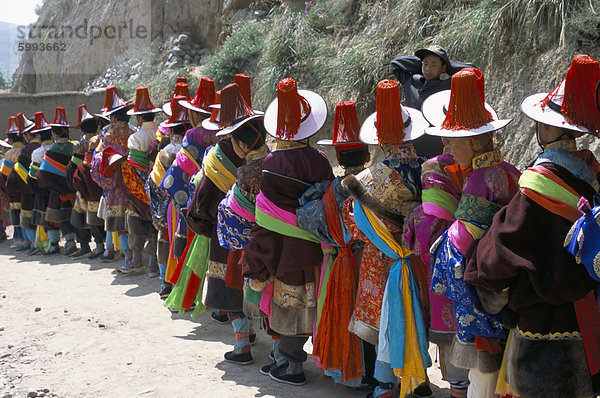 Mensch Menschen Tradition Kleidung China Tibet Asien Kleid Linie