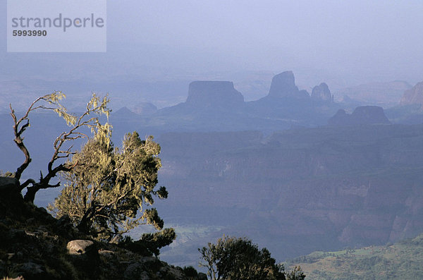 Berglandschaft in der Nähe von Sankaber  Simien Mountains National Park  UNESCO World Heritage Site  Äthiopien  Afrika