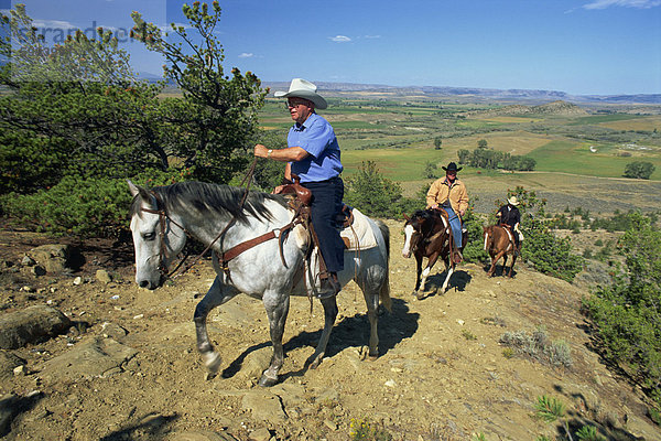 Reiten in Shoemaker  einsame Spur Ranch  einsame Spur  Montana  Vereinigte Staaten von Amerika  Nordamerika