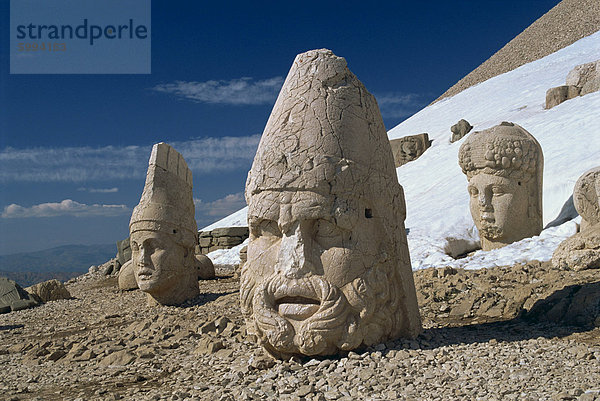 Köpfe der Statue des Zeus  Antiochos und Tyche  Westterrasse am Nemrut Dag  UNESCO Weltkulturerbe  Anatolien  Türkei  Kleinasien  Eurasien