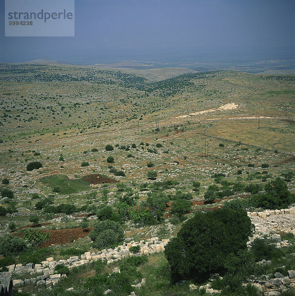 Luftaufnahme über das Afrin-Tal mit den Plain Amuq jenseits  gesehen von der Kirche St. Simeon  Dead City Nord Syrien in Nahost