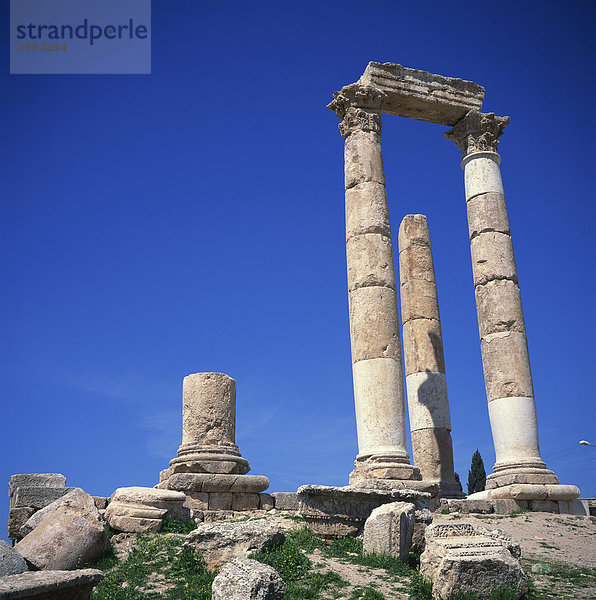 Verbleibenden Spalten aus dem Roman Tempel des Herkules  dating aus 169-180 n. Chr.  Jebel al-Qal'a  Amman  Jordanien  Naher Osten