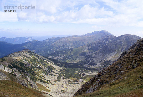 Siroka Tal dominiert Dumbier Gipfel  2043m  in Low Tatry  Nizke Tatry  Zilina Slowakei  Europa