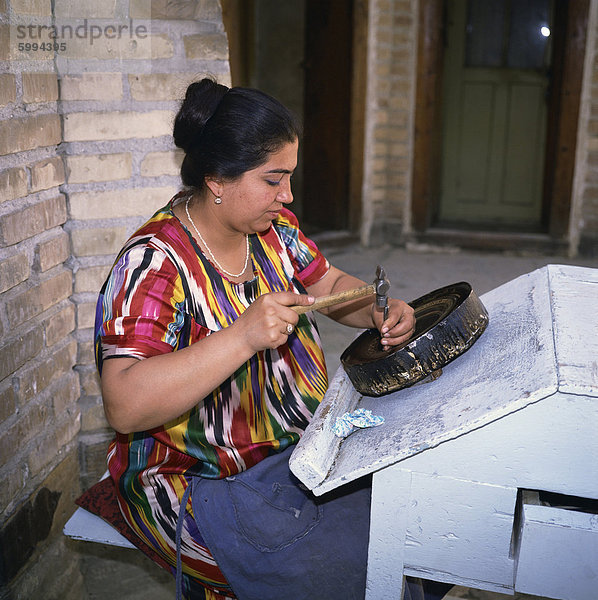 Usbekische Frau Stich Kupfer in Buchara (Usbekistan)  Zentral-Asien  Asien