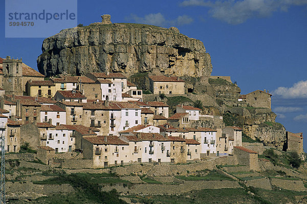 Felsbrocken Europa über Steilküste Dorf Castellon Spanien