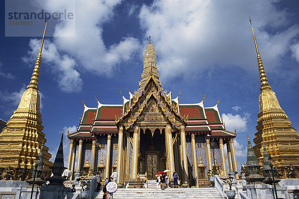 Das Royal Pantheon am Wat Phra Keo (Tempel des Smaragd Buddha) in der Grand Palace  Bangkok  Thailand  Südostasien  Asien
