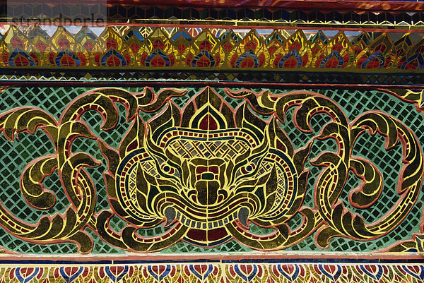 Detail der Muster am Wat Doi Suthep in Chiang Mai  Thailand  Südostasien  Asien