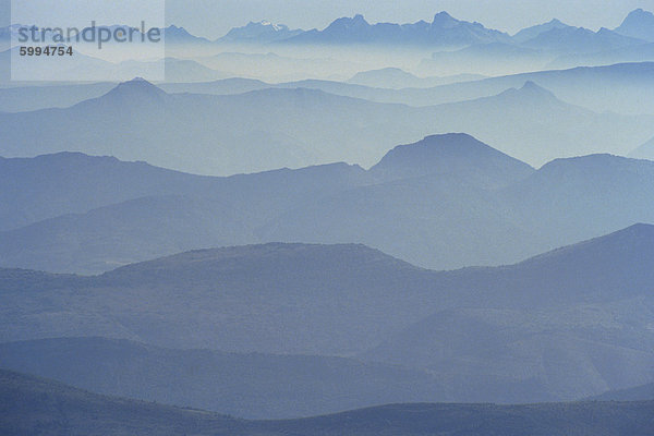 Blick vom Mont Ventoux mit Blick auf die Alpen  Rhone-Alpes  Frankreich  Europa