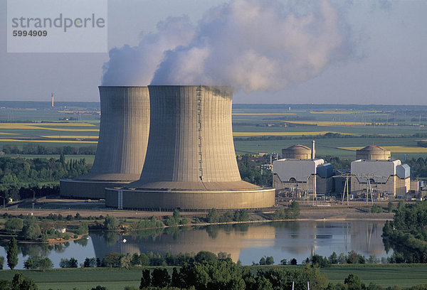 Kernkraftwerk Saint-Laurent-des-Eaux  Pays de Loire  Loire-Tal  Frankreich  Europa