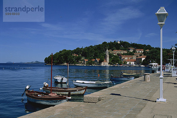 Cavtat Promenade und Hafen  Dalmatien  Kroatien  Europa