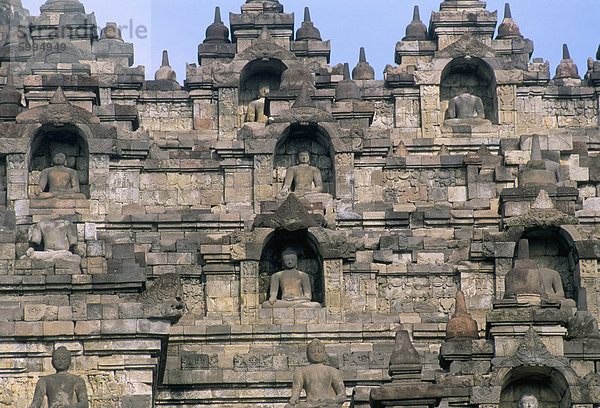 Detail der Westfassade  8. Jahrhundert buddhistische Stätte der Borobudur  UNESCO-Weltkulturerbe  der Insel Java  Indonesien  Südostasien  Asien