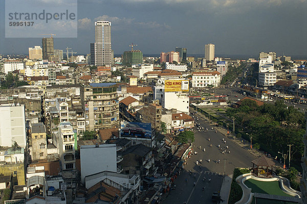 Skyline der Stadt und moderne Bau von Gebäuden in Ho-Chi-Minh-Stadt  ehemals Saigon  Vietnam  Indochina  Südostasien  Asien