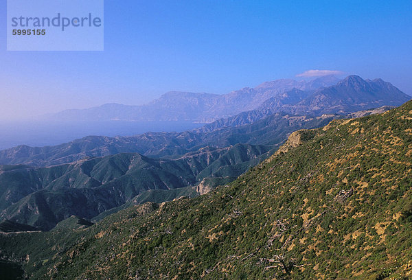 zwischen inmitten mitten Europa Felsen Dodekanes Griechenland Karpathos Olymbos Westküste