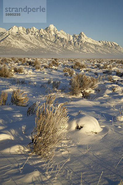 Teton Range im Winter  Grand-Teton-Nationalpark  Wyoming  Vereinigte Staaten von Amerika  Nordamerika
