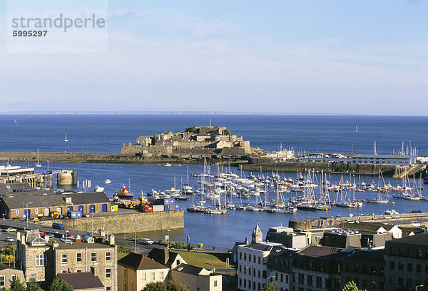 Luftbild von Castle Cornet  St. Peter Port  Guernsey  Kanalinseln  Großbritannien  Europa
