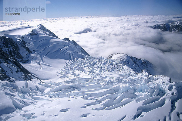 Blick von der Spitze der Fox Glacier  Westland  West Coast  Südinsel  Neuseeland  Pazifik