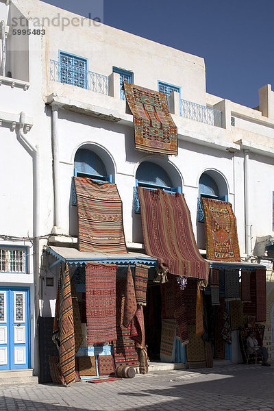 Teppich-Shop in der Medina  Kairouan  Tunesien  Nordafrika  Afrika