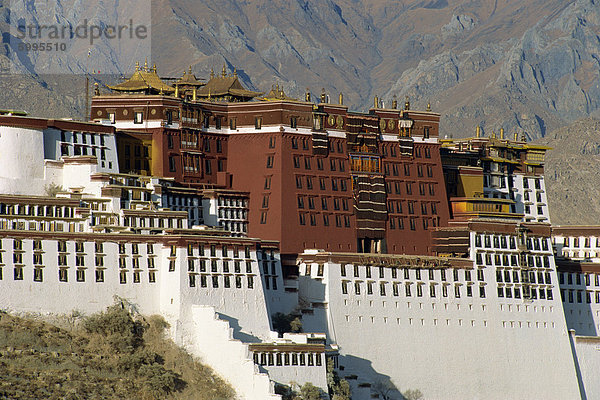 Der Potala-Palast  UNESCO-Weltkulturerbe  Lhasa  Tibet  China  Asien