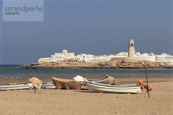 Strand und Stadt  Sur  Oman  Naher Osten