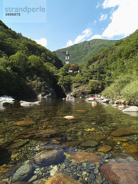 Der Fluss Cannobino  Cannobio  Lago Maggiore  Piemont  Italien  Europa