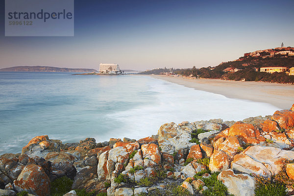 Plettenberg Bay Strand bei Dämmerung  Western Cape  Südafrika  Afrika