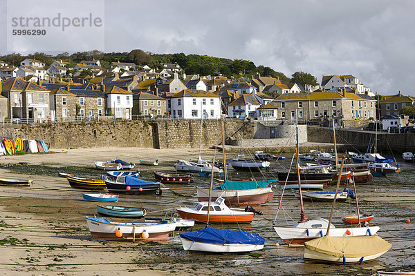 niedrig Hafen Europa Großbritannien über Gezeiten Dorf Ansicht Mousehole Cornwall England